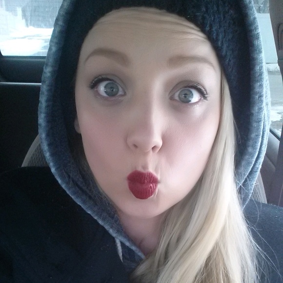 Hey it's me! Tipsy Bumblebee! 💞 - Picture 1 of 5